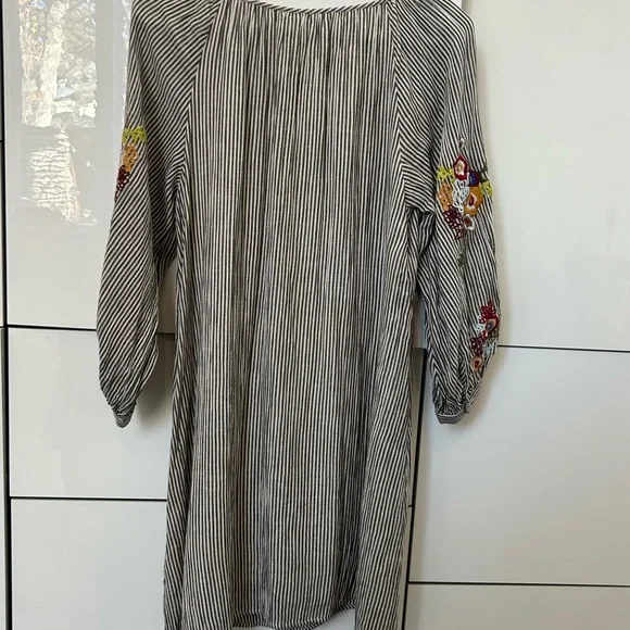 Anthropologie dress or tunic with embroidery - Picture 6 of 6